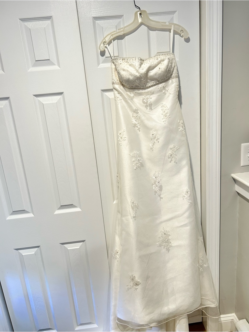 NEW STRAPLESS WEDDING DRESS - Picture 8 of 12